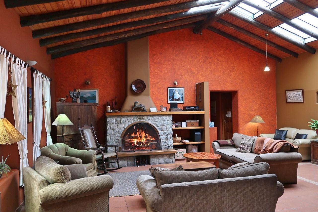 The Lazy Dog Inn A Mountain Lodge Уарас Екстер'єр фото