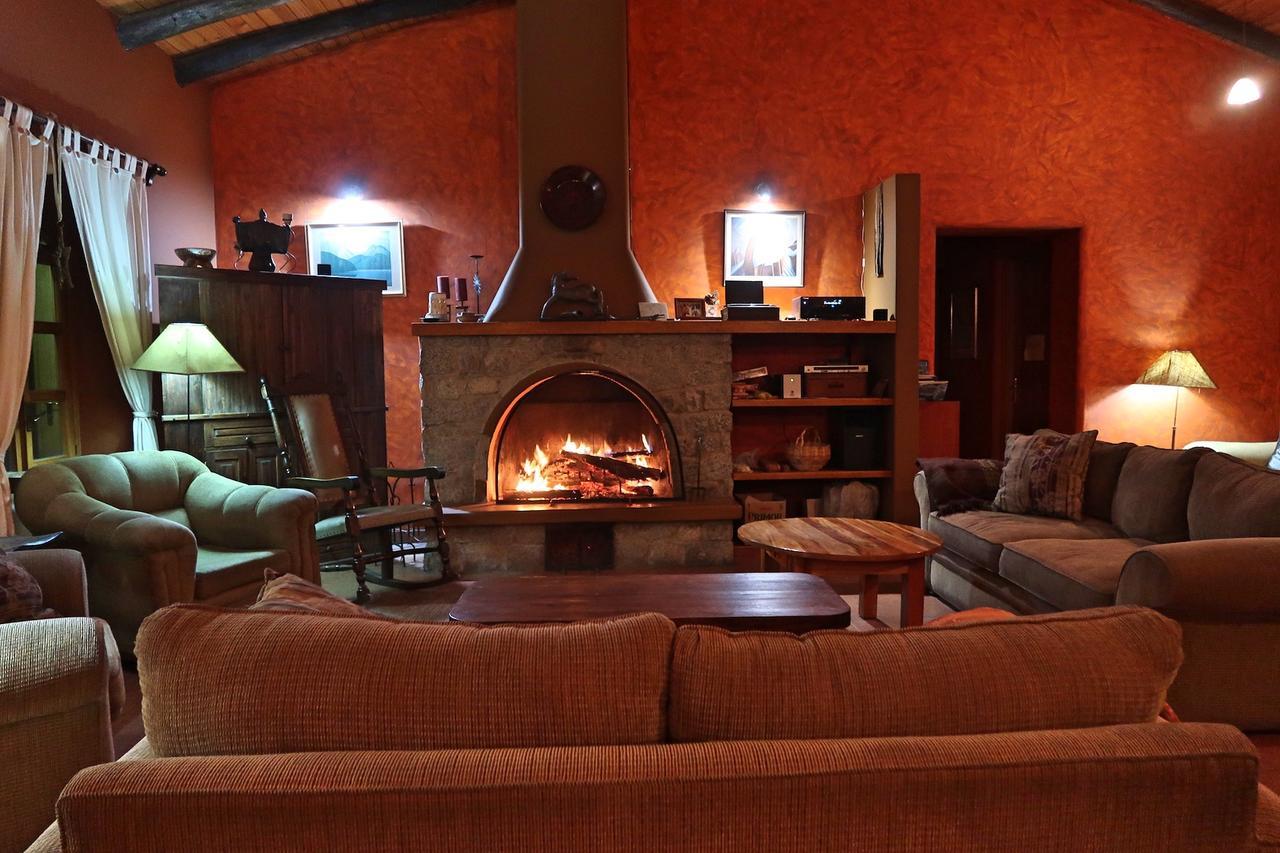 The Lazy Dog Inn A Mountain Lodge Уарас Екстер'єр фото