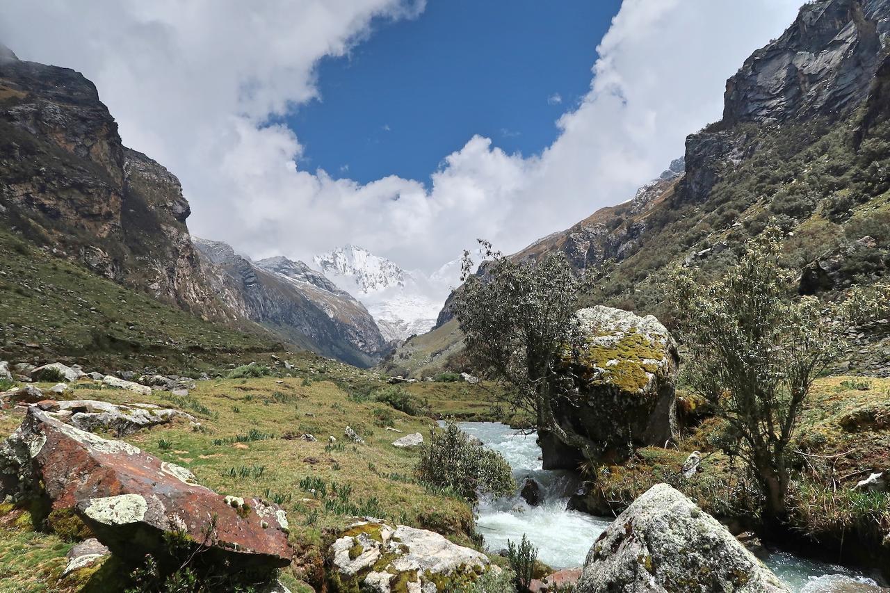The Lazy Dog Inn A Mountain Lodge Уарас Екстер'єр фото