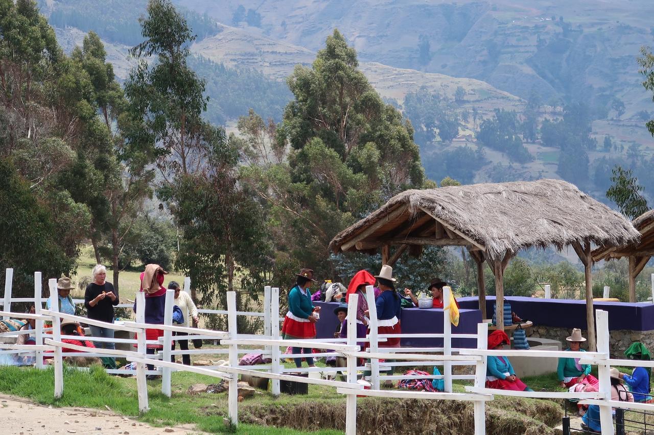 The Lazy Dog Inn A Mountain Lodge Уарас Екстер'єр фото